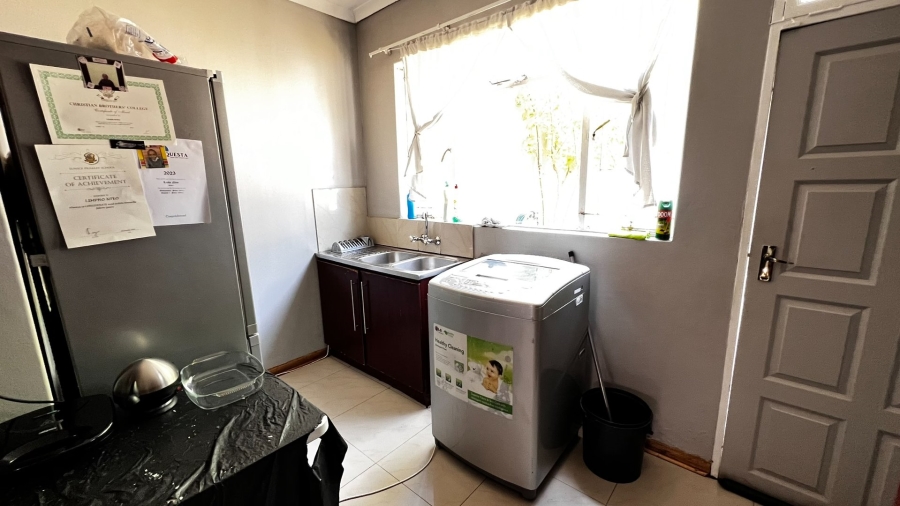 9 Bedroom Property for Sale in Waverley Free State
